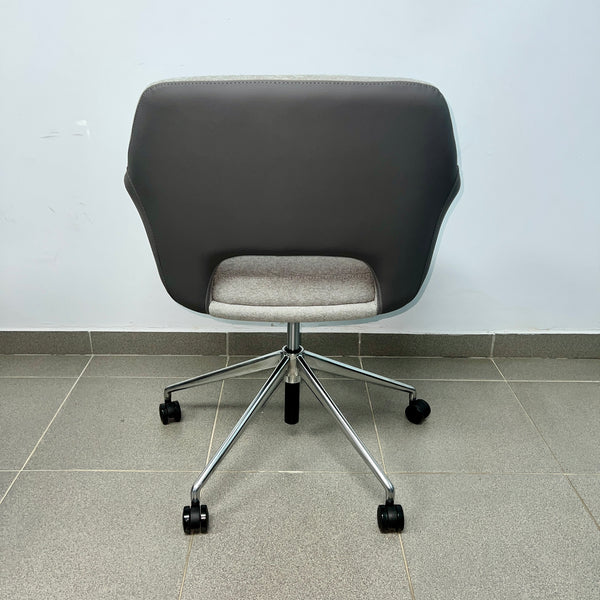 Silla de ruedas tapizada en tela y cuero (gris)