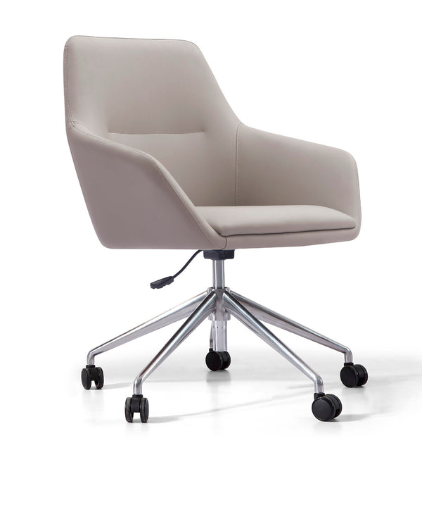 Silla de cuero marrón