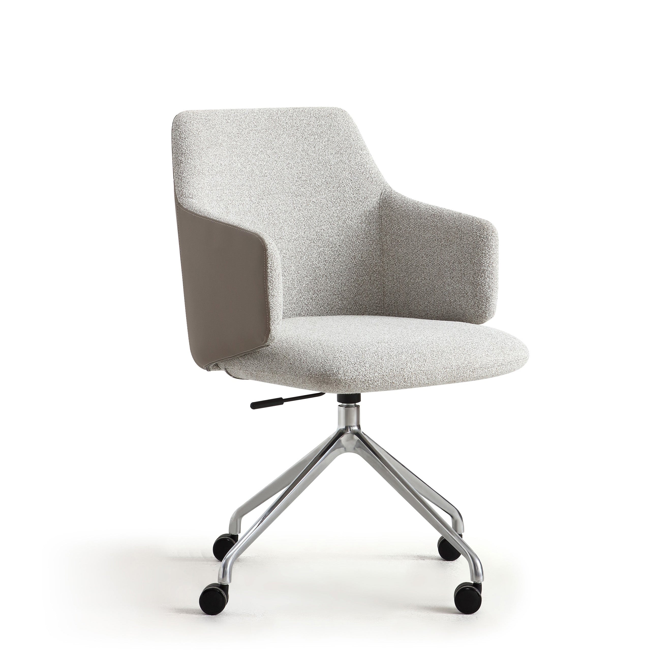 Silla de ruedas tapizada en cuero y tela